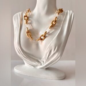 🌷 5/25$ Gold and Clear Link Statement Necklace